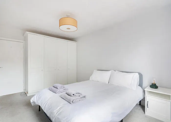 1 Bed Clapham Junction Apartment